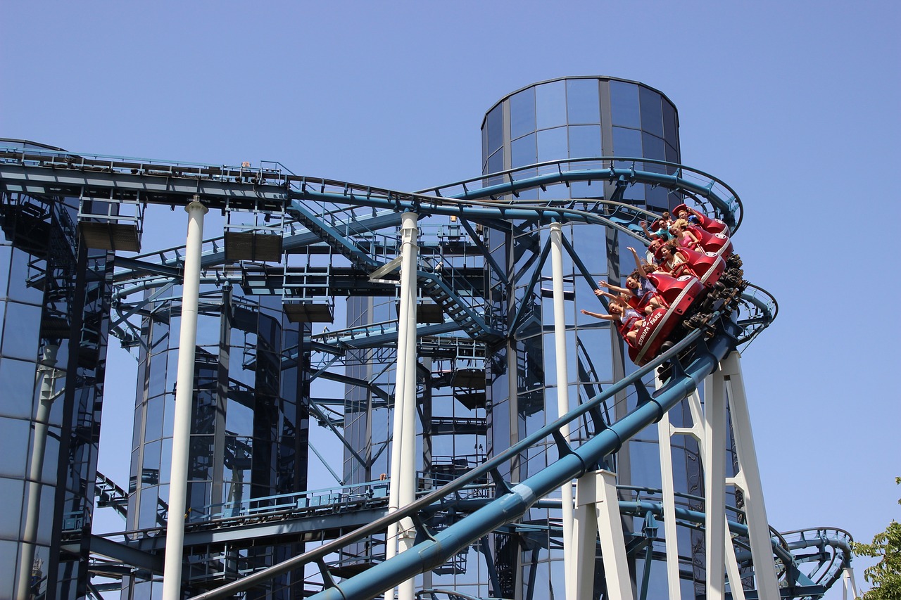 8 Roller Coaster Paling Ekstrem di Dunia: Siap-Siap Teriak Histeris!   