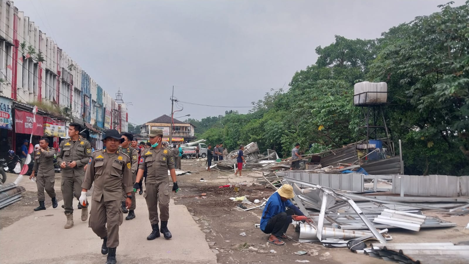 17 PKL Pasar Ciluar Bongkar Mandiri, Segera Pindah ke Dalam Pasar