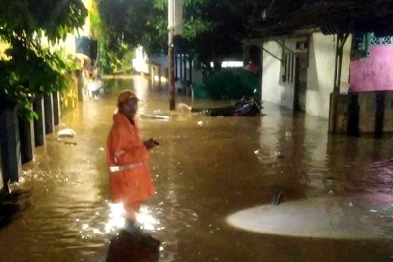 Banjir Landa 16 RT di DKI Jakarta Akibat Hujan dan Rob Sabtu Pagi   