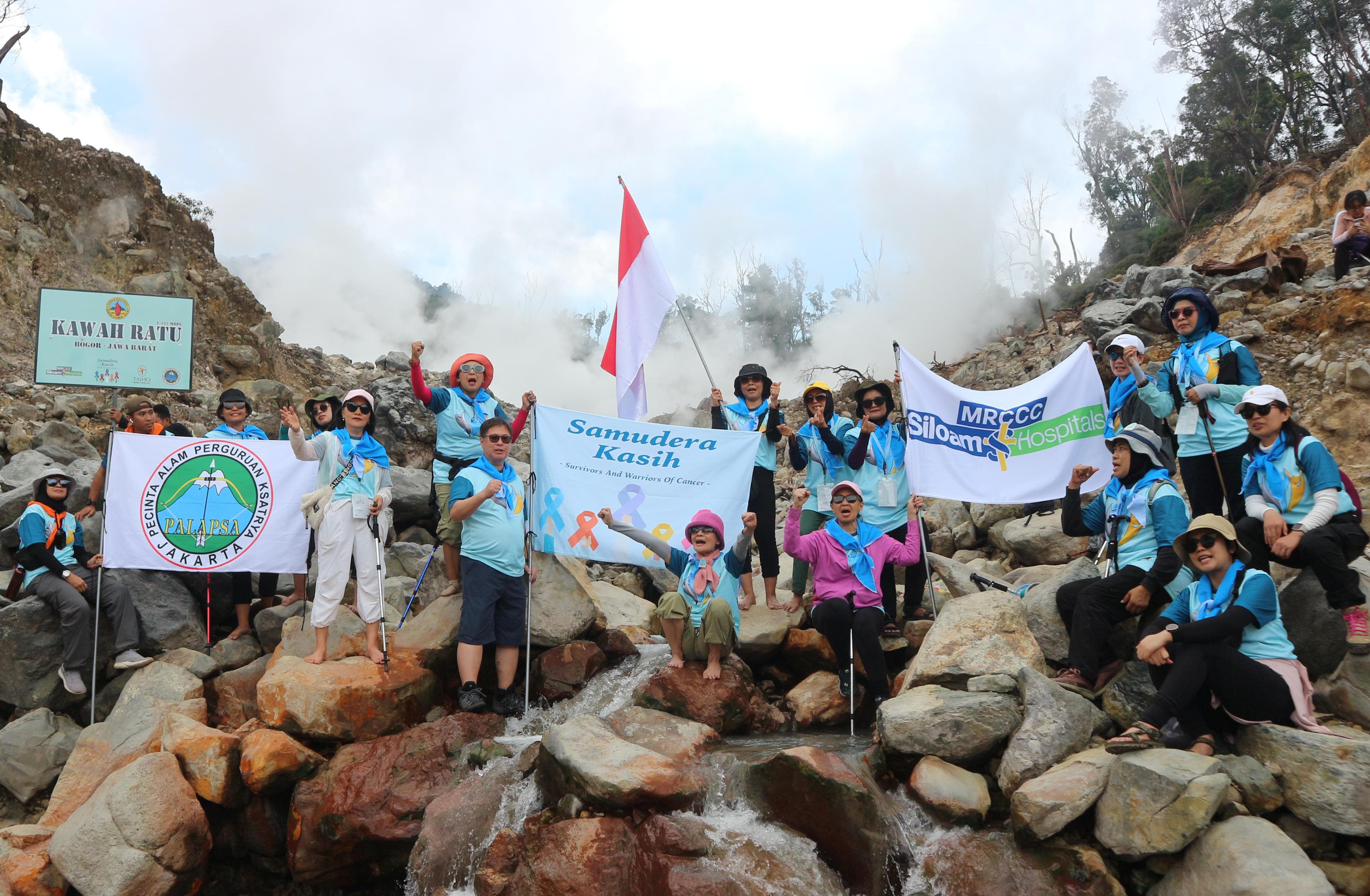 Komunitas Samudera Kasih Tunjukkan Kehidupan Penuh Makna Melalui Hiking di Gunung Halimun Salak