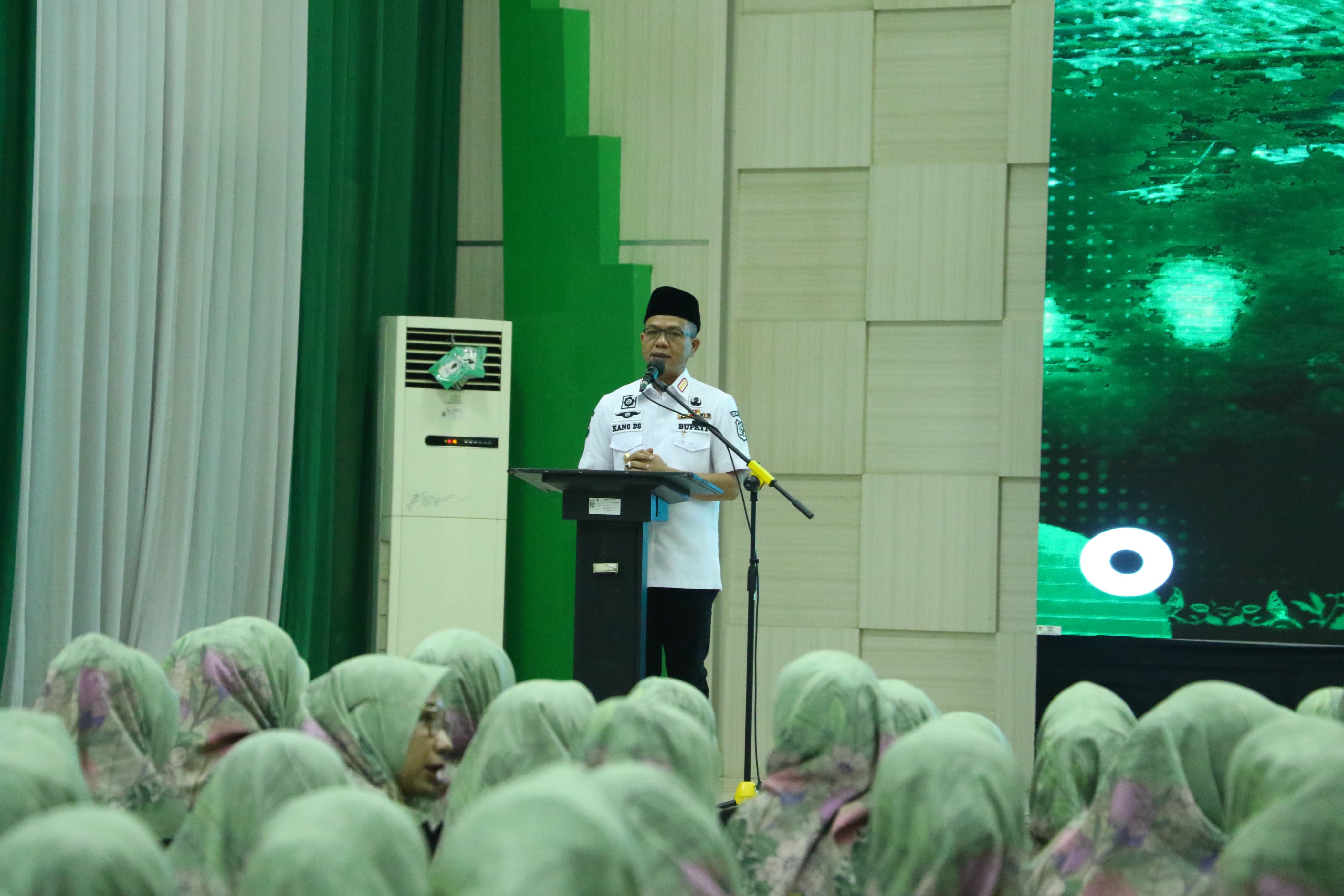 Pengajian Rutin TP PKK, Bupati Bandung Sebut Guru yang Pertama Mendidik Anak-anak itu Ibu