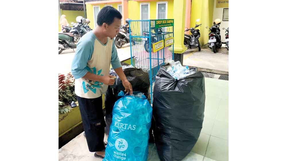 DLH Bogor Sebut Kantor Pemerintahan hingga Lingkungan RT Bakal Ada Bank Sampah