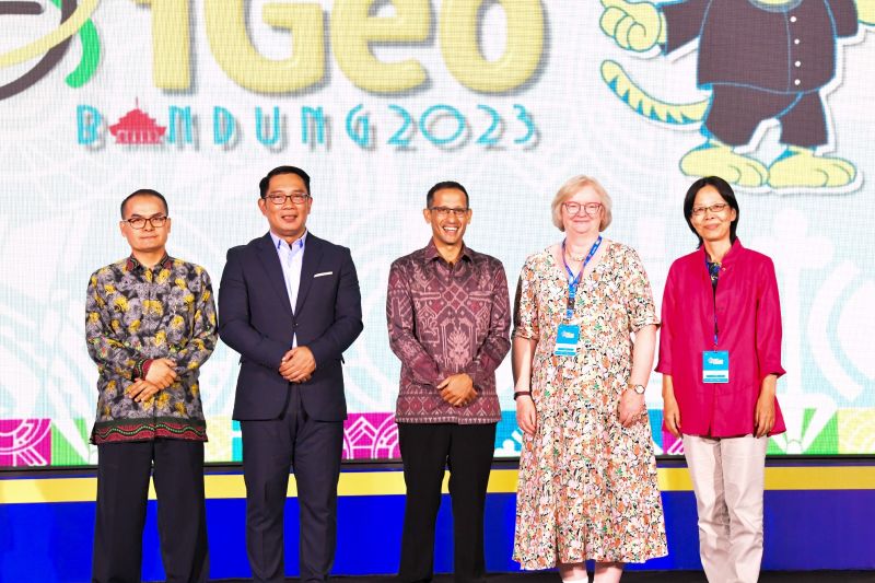 Nadiem Makarim Buka Olimpiade Geografi Internasional di Kota Bandung