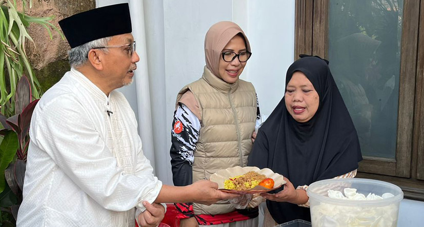 Beruntungnya Warga Cianjur Disiapkan Sarapan Langsung oleh Cagub Jabar Ahmad Syaikhu