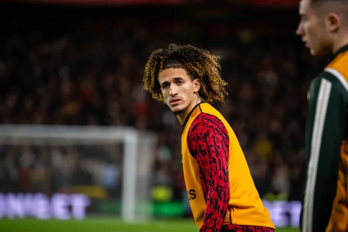 MU Lepas Hannibal Mejbri ke Sevilla dengan Status Pinjaman