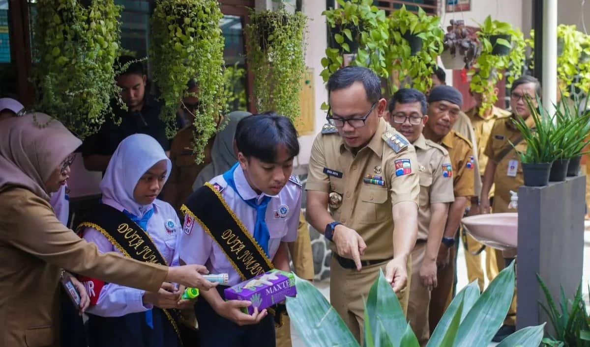 Pemkot Bogor Laksanakan Gerakan Pemberantasan Sarang Nyamuk di Sekolah-sekolah