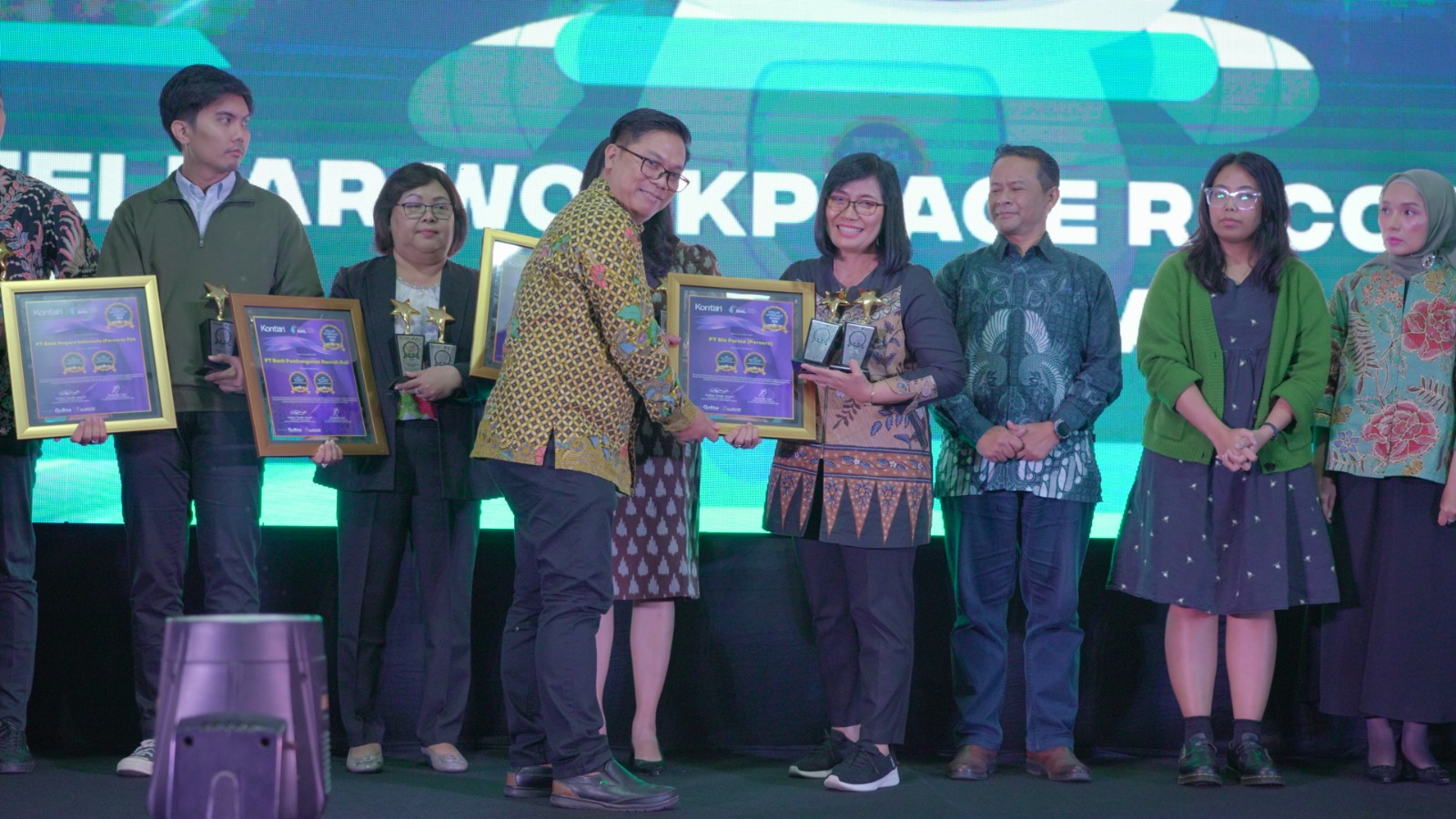 Bio Farma Raih Penghargaan Keterikatan dan Kepuasan Karyawan di Stellar Workplace Award 2024