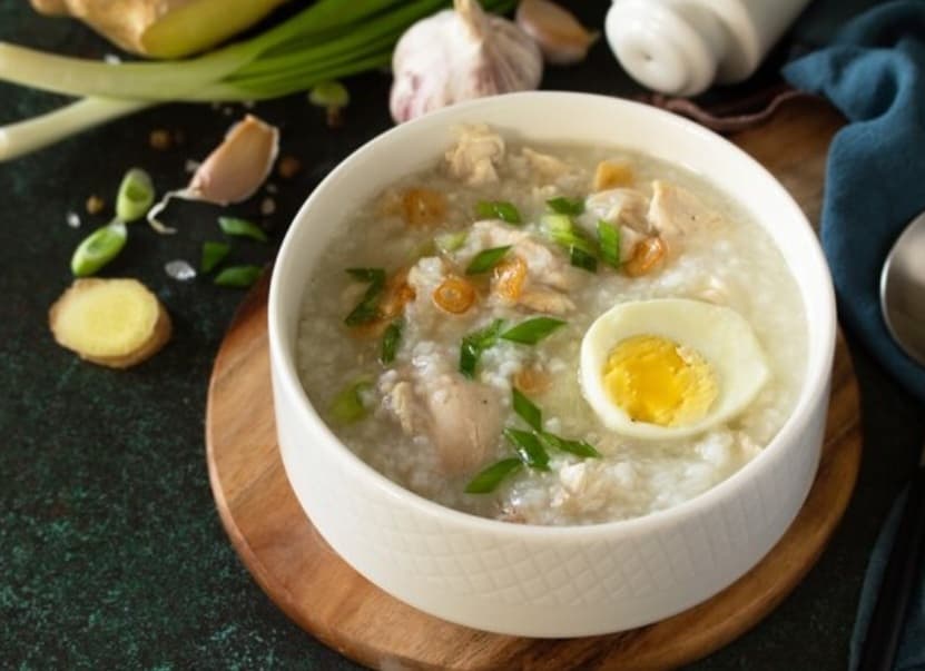 7 Rekomendasi Spot Makan Bubur Ayam Terlaris dan Paling Enak di Bandung, Sarapan Favorit!