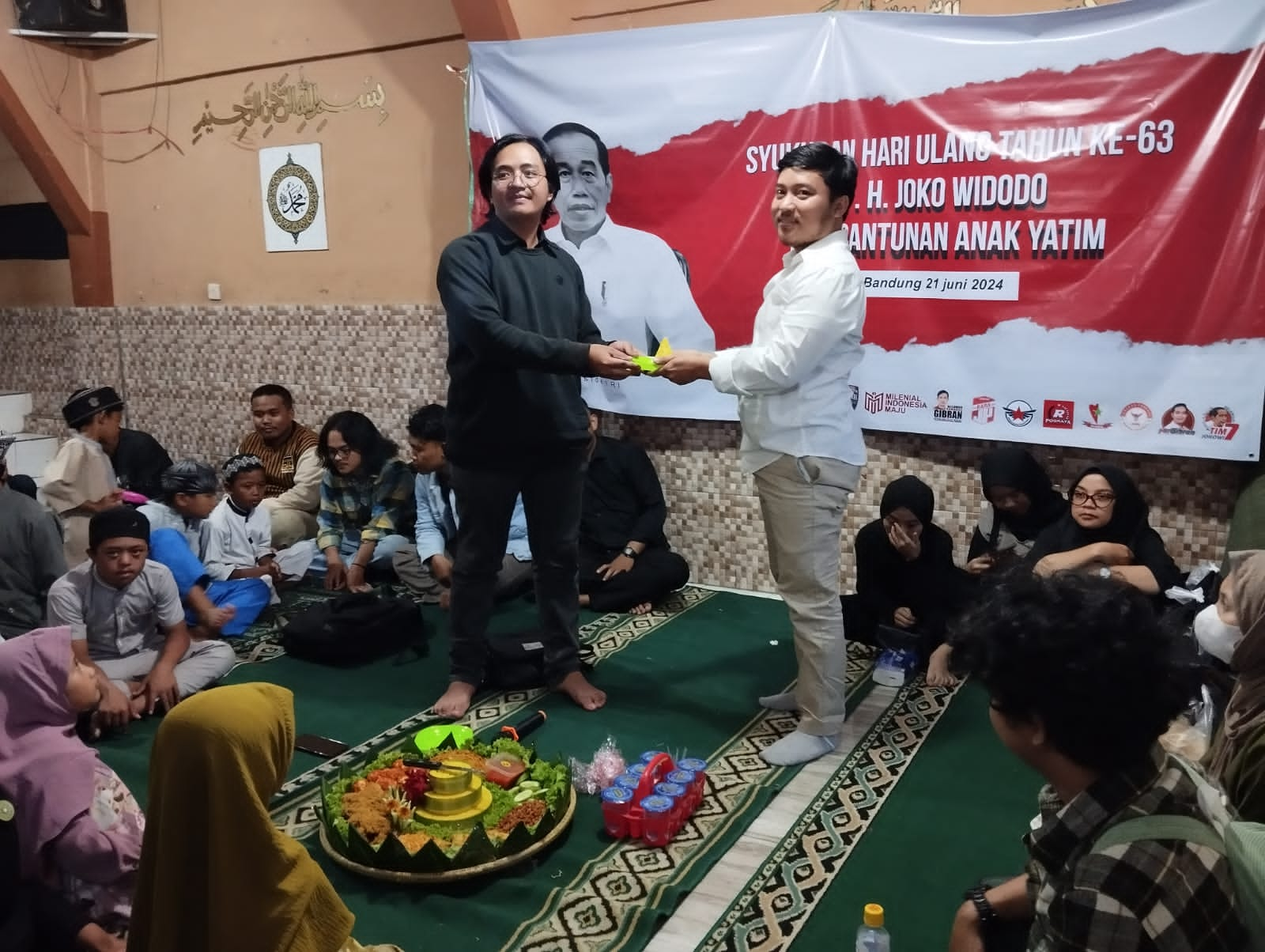 Milad Jokowi ke-63, Kelompok Relawan Santuni Anak Panti Asuhan di Cileunyi Bandung