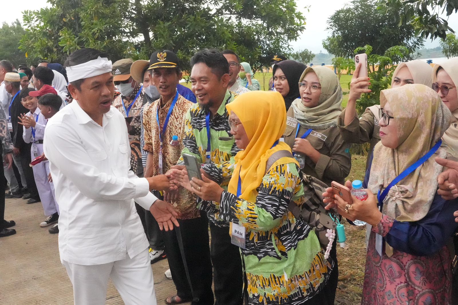 Dedi Mulyadi Malu Ratusan Ribu Rumah di Jabar Belum Punya Listrik, Janji 2025 Seluruhnya Teraliri