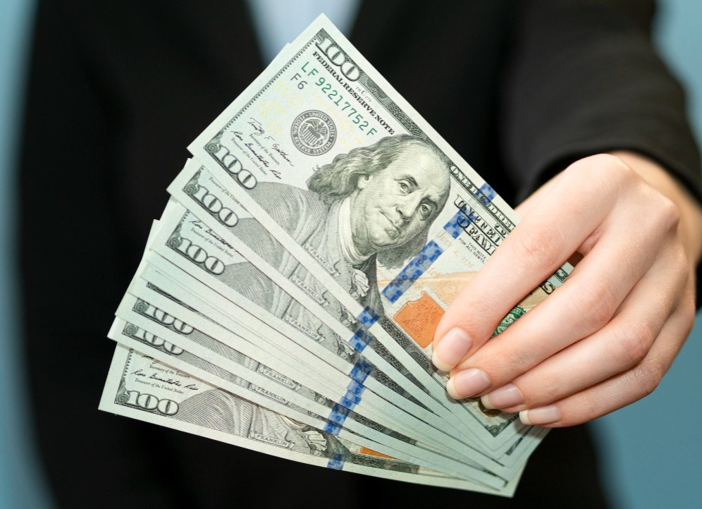 Rupiah Loyo di Tengah Ketegangan Global, Dolar AS Menguat