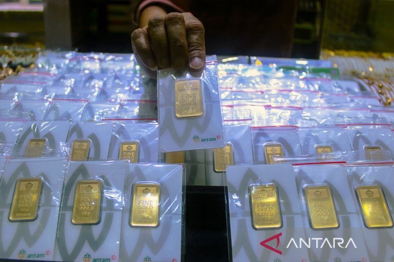 Harga Emas Batangan Antam Tembus Rp1.396.000 per Gram, Naik Tipis dari Harga Sebelumnya