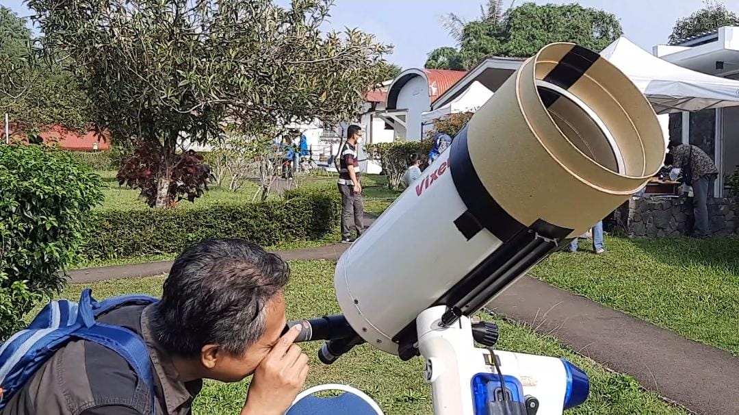 Pengamatan Gerhana Matahari di Observatorium Bosscha Lembang