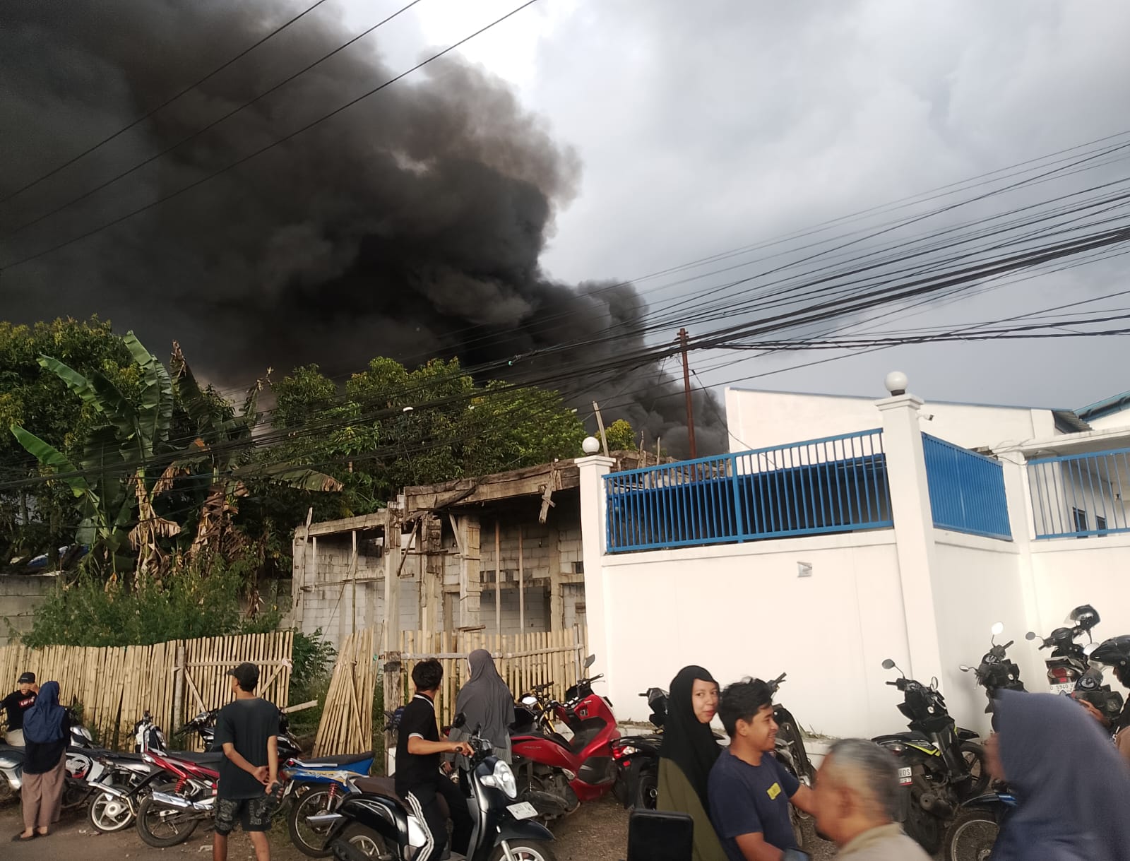 Pabrik Tekstil di Cikancung Bandung Terbakar, Kerugian Capai Miliaran Rupiah 
