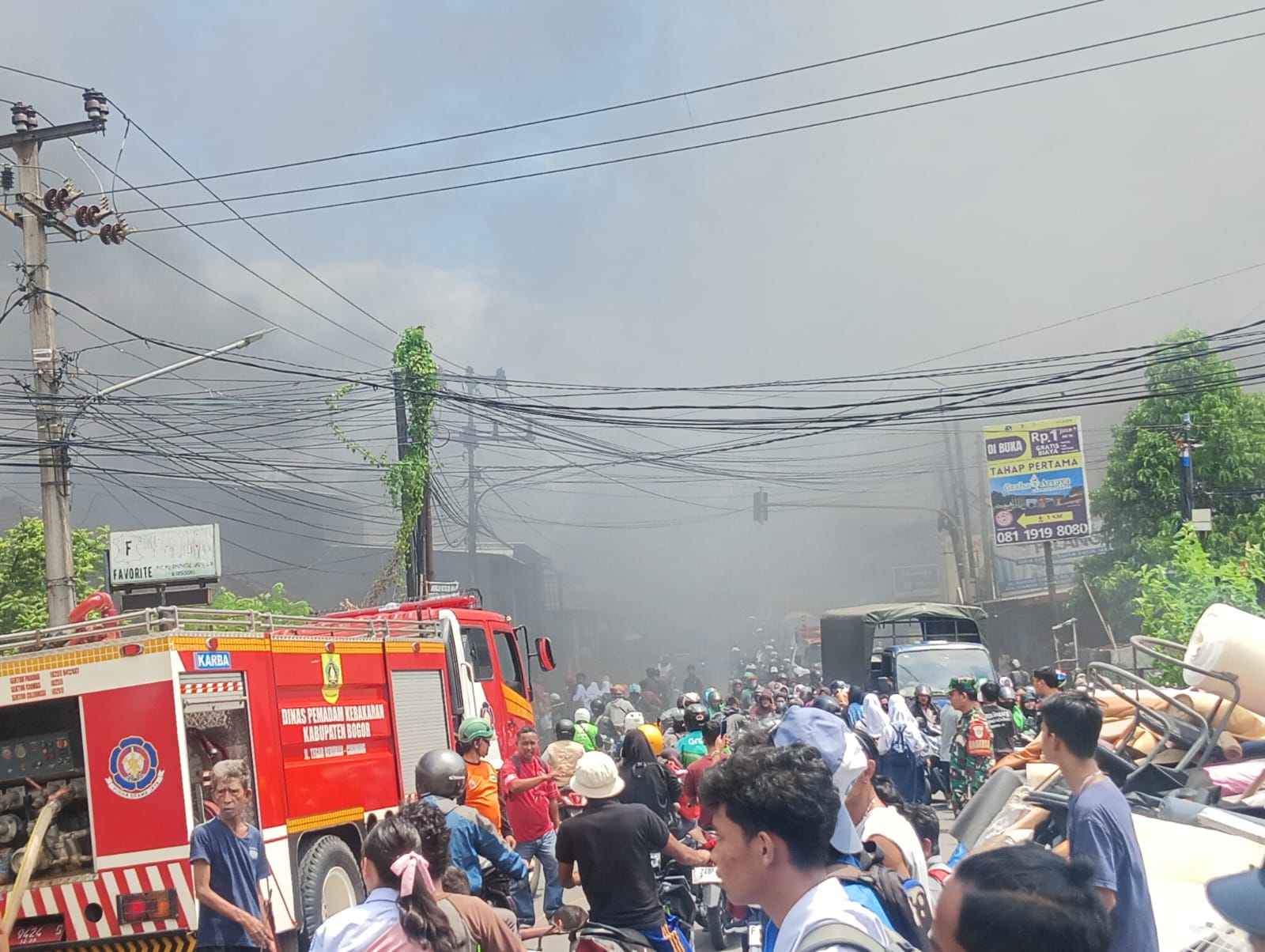 Akibat Kebakaran, Sepanjang Jalan Ciampea Bogor Macet Total