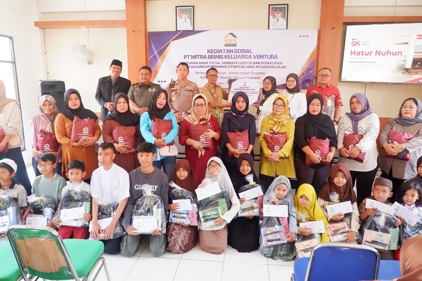 Mbk Plus Bagikan Sembako dan Santunan, PT MBK Ventura dan OJK Perkuat Literasi ...
