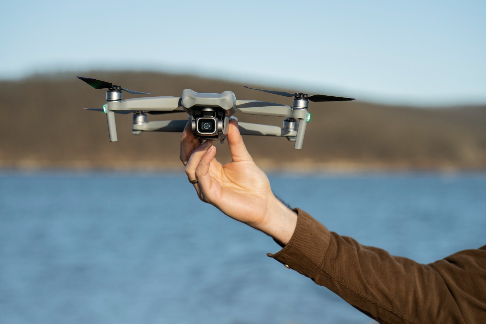 Polisi Malaysia Tahan Empat Orang yang Terbangkan Drone Tanpa Izin
