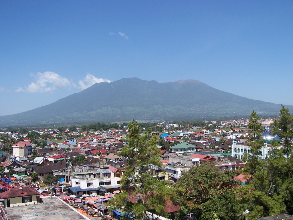 Gunung Marapi Sumatera Barat, Gunung yang Menawarkan Pemandangan yang Memukau dan Beragam Keindahan Alam