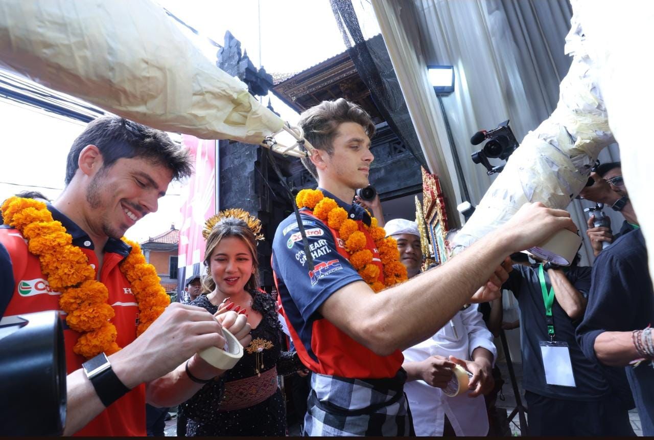 Disambut Tari Kecak, Pebalap Honda di MotoGP Lanjut Kopdar Bareng Bikers Bali