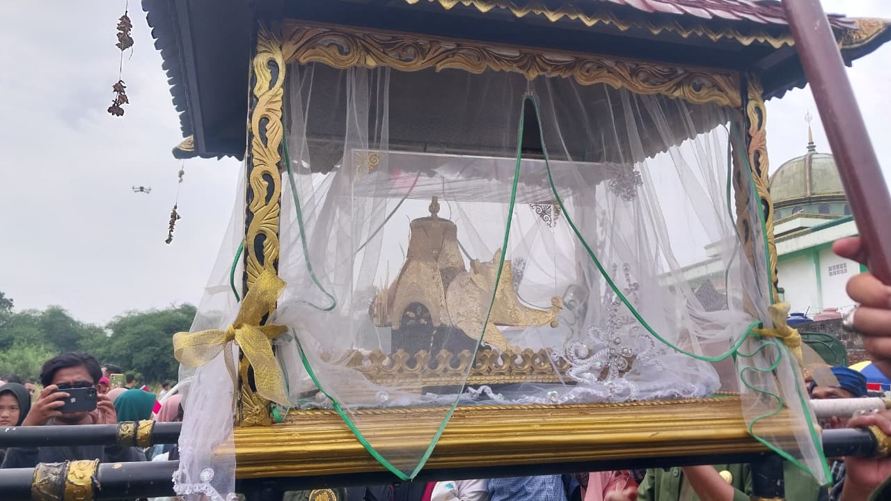 Keraton Sumedang Larang Akui Mahkota Binokasih Sanghyang Pake yang Datang ke Kabupaten Bogor adalah Replika