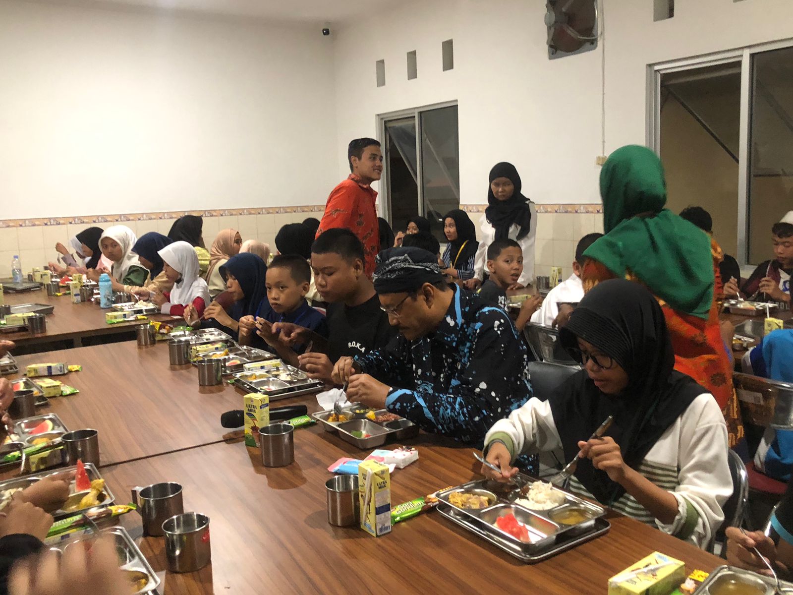 Mensos Gus Ipul: Banyak Siswa Sekolah Rakyat Nangis Saat Makan Bersama