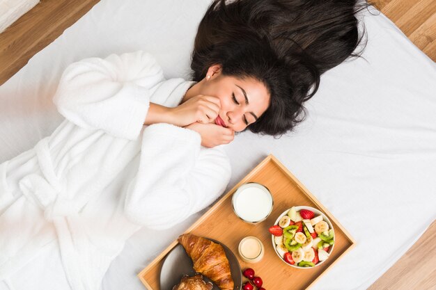 Resiko Setelah Makan Langsung Tidur, Bahaya Banget Padahal