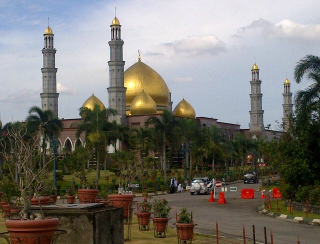 Masjid Kubah Emas Siap untuk Ribuan Jemaah Salat Iduladha Besok