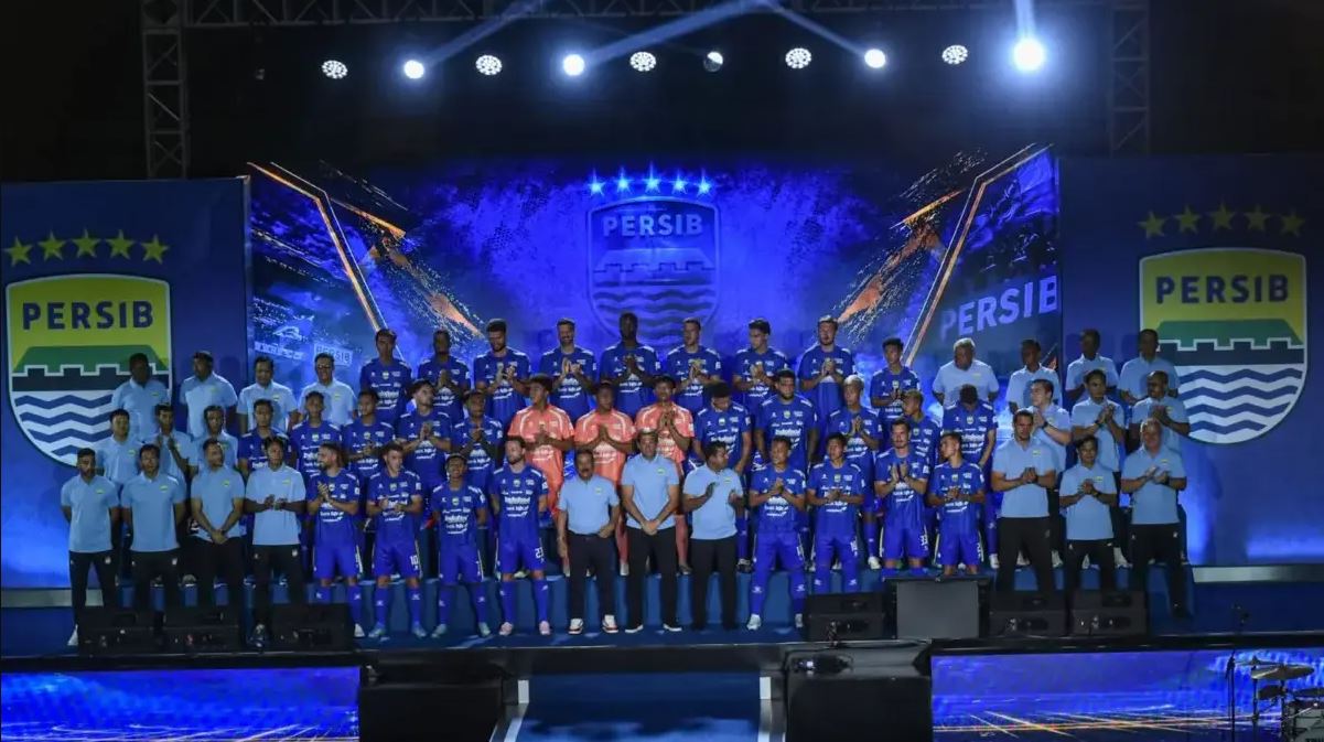 Daftar Lengkap Nama dan Nomor Punggung Pemain Persib Bandung 2026/202