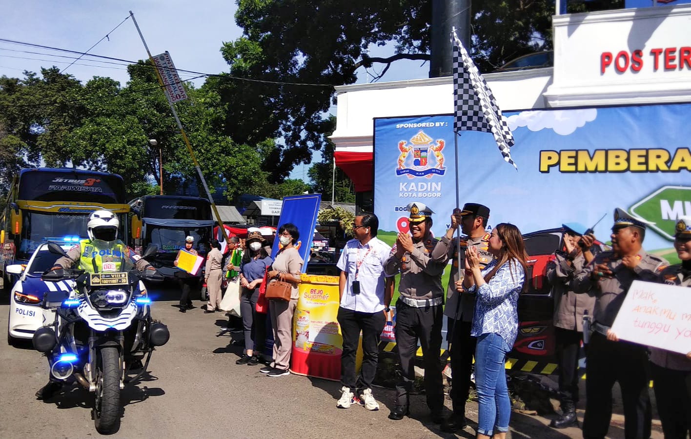 Polresta Bogor Berangkatkan Ratusan Pemudik Tujuan Akhir Yogyakarta