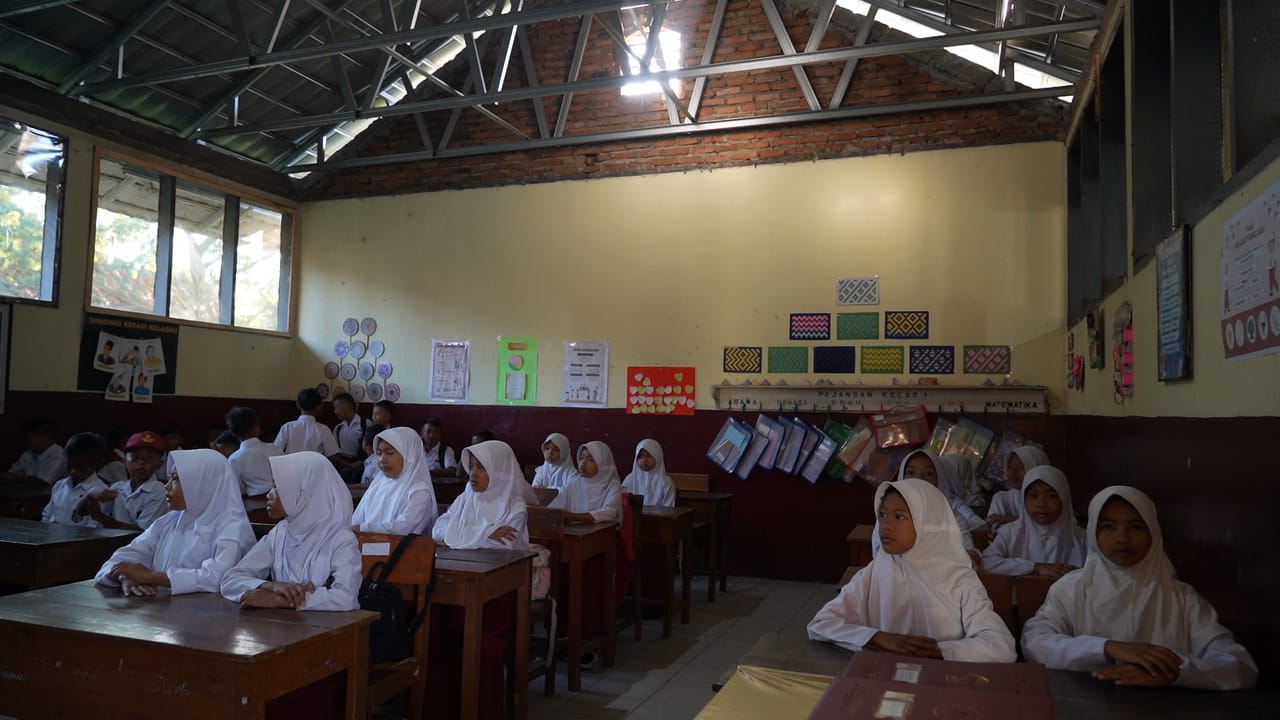 Setelah Agroedukasi, SDN 7 Kota Kulon Garut Kini Terima Bantuan Fisik Sekolah dari Program BRI Peduli