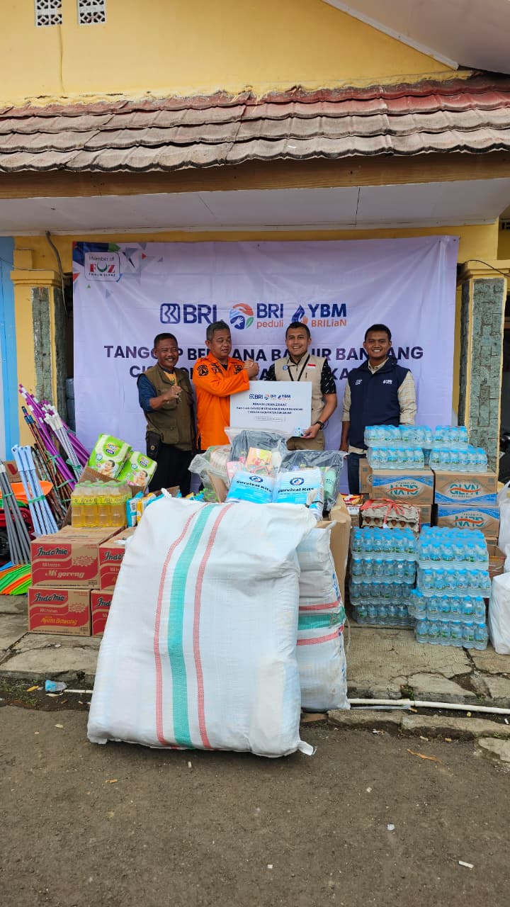 BRI dan YBM BRILian Region 9 Salurkan Bantuan untuk Korban Banjir dan Longsor di Sukabumi