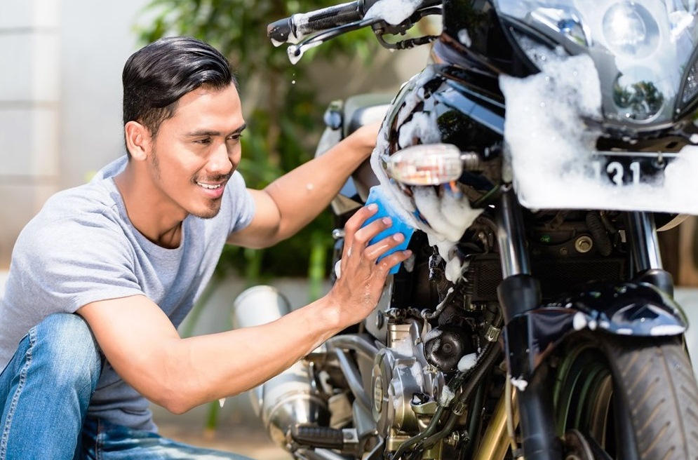 Merawat Motor dengan Baik dan Benar, Simak dengan Cermat!