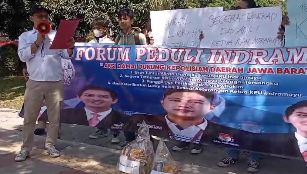 Kembali Aksi, Forum Peduli Indramayu Desak Kapolda Jabar Periksa Lucky Hakim