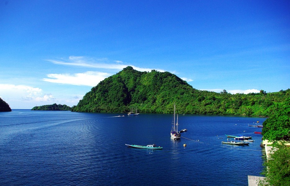 10 Alasan Kenapa Harus Wisata ke Banda Neira Sekali Seumur Hidup