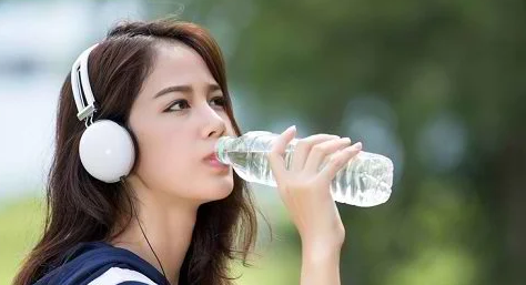 Jangan Dianggap Sepele! Segera Perbanyak Minum Air Putih Jika Alami 5 Gejala Ini