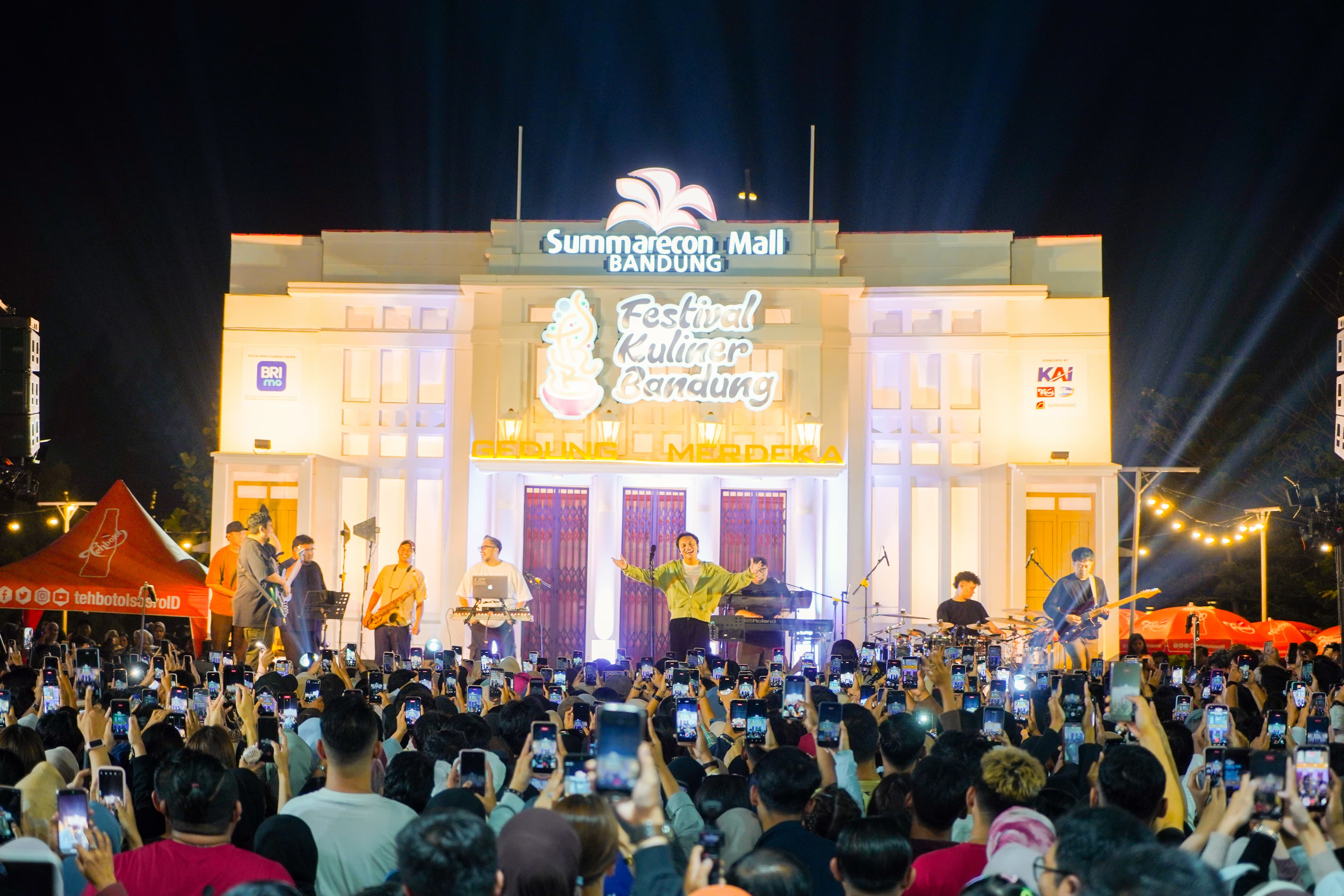 Jelajahi Kuliner Legendaris Bandung dalam Satu Destinasi di Festival Kuliner Bandung