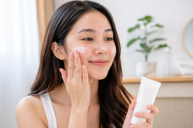 7 Kesalahan Pakai Sunscreen yang Sering Dilakukan Tanpa Disadari