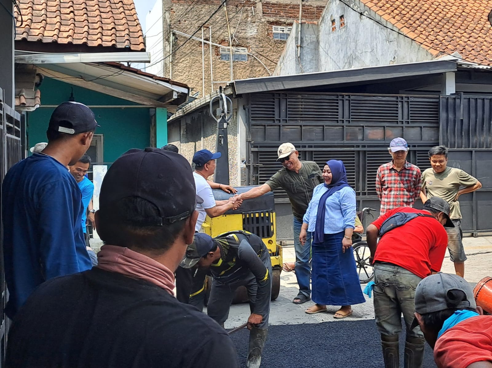 Bukan Sekadar Jalan, Sumiati Juga Bangun Penerangan, CCTV, Hingga Rutilahu Semua Pakai Dana Pribadi