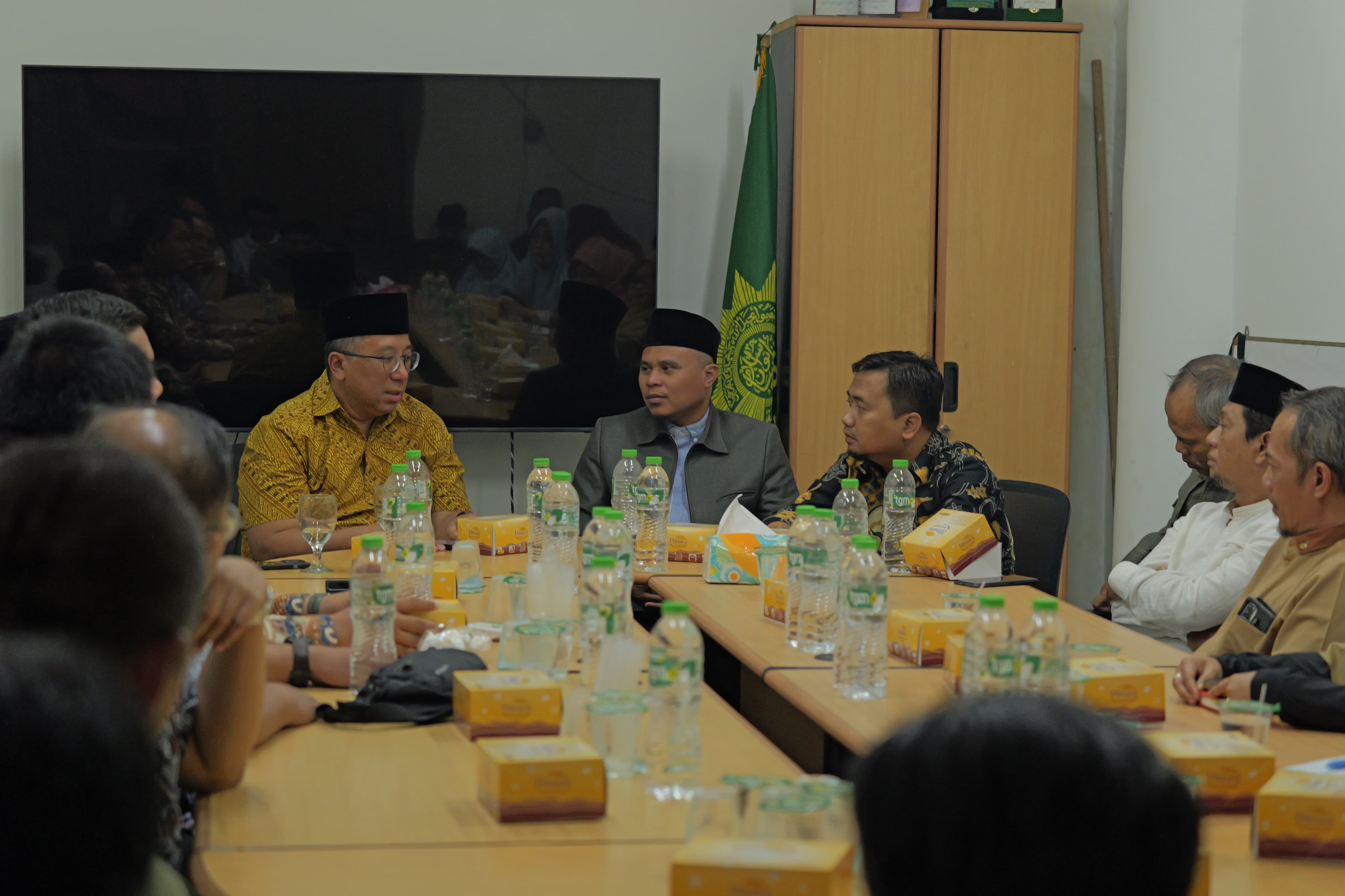 Sambangi PD Persis Kota Bandung, Kang Haru Serap Masukan Ide dari Para Tokoh