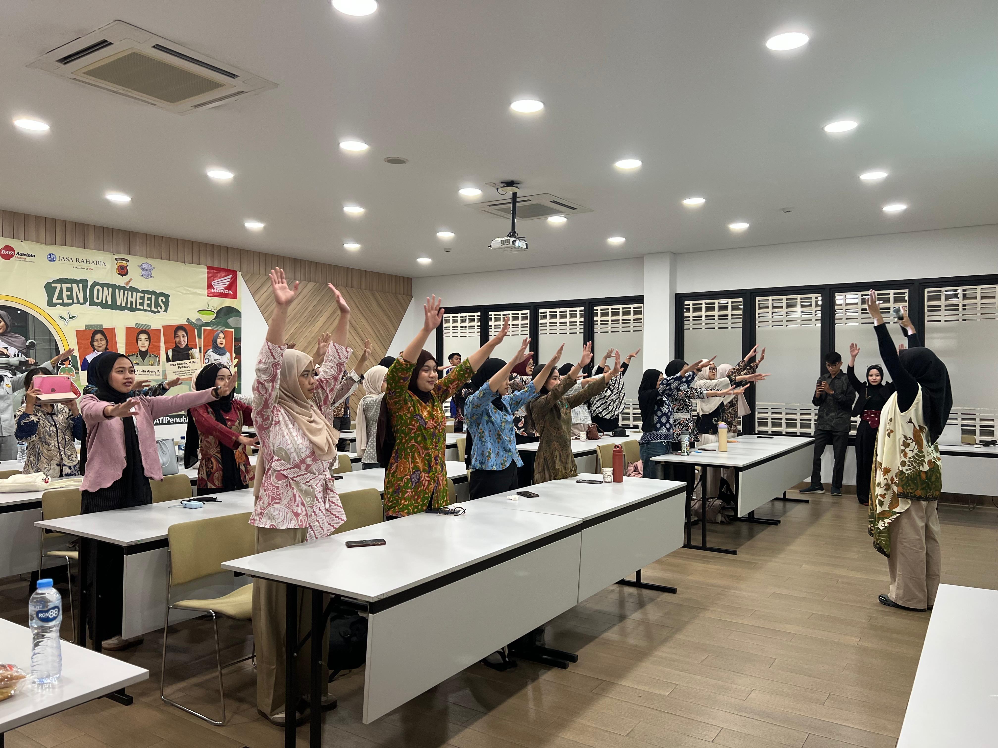 Seminar Zen on Wheels, DAM Dorong Perempuan Lebih Percaya Diri dan #Cari_Aman di Jalan   