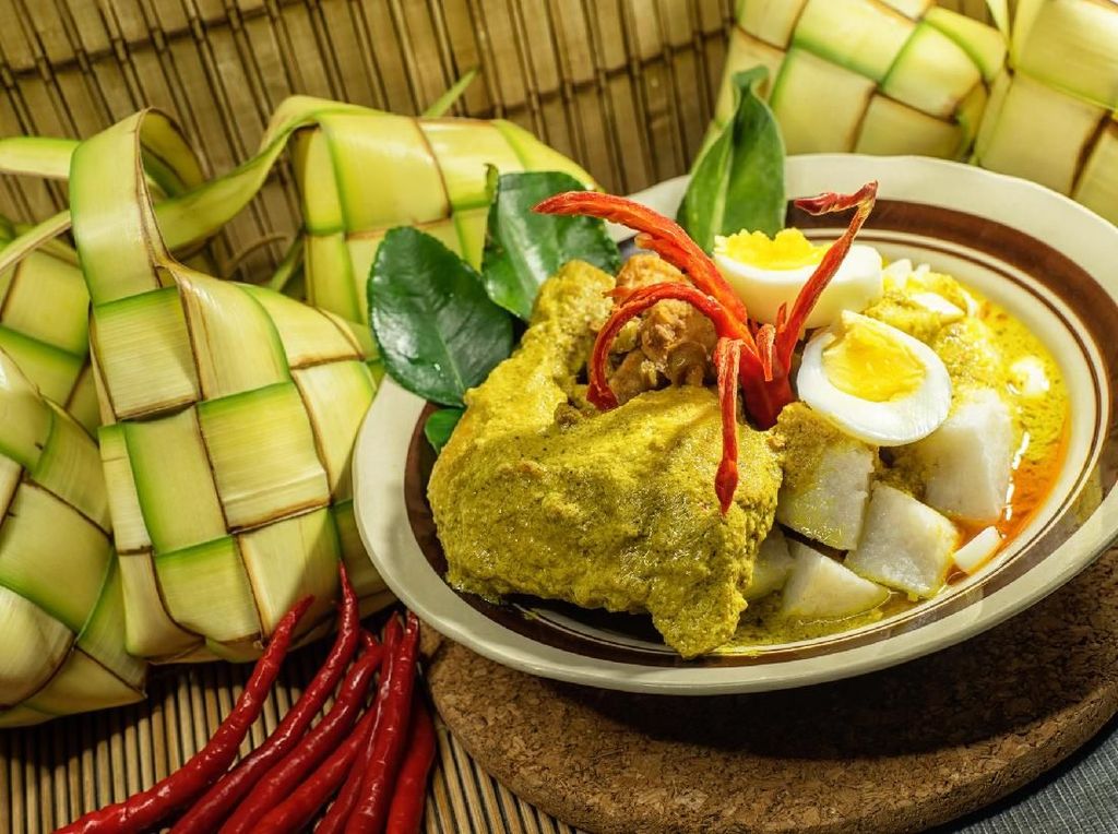 Resep dan Cara Membuat Opor Ketupat Tradisional yang Lezat, Bikin Yuk!