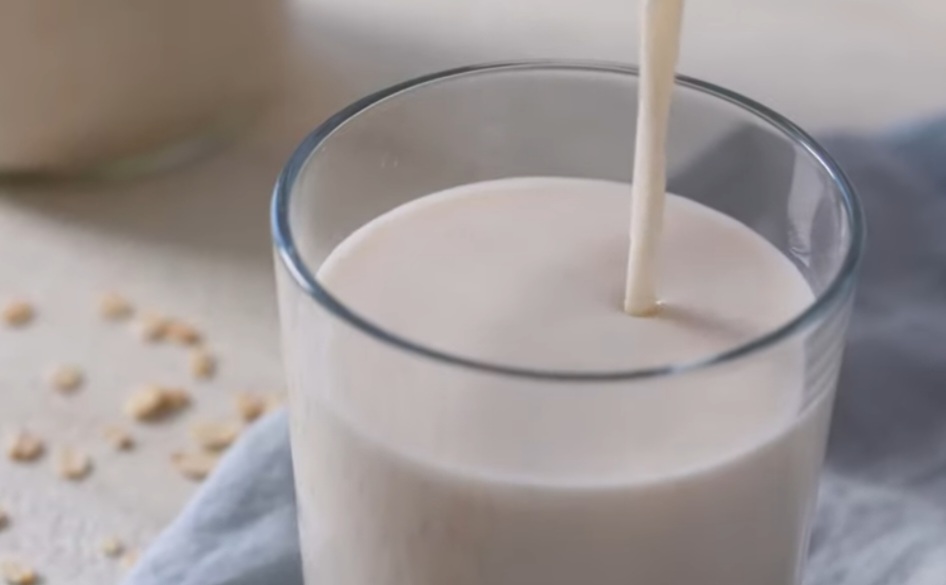 Jangan Takut Gagal, Ini 5 Tips Membuat Oat Milk yang Teksturnya Tidak Slimy!