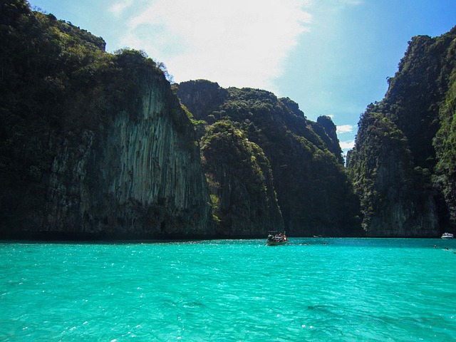  10 Destinasi Wisata Terpopuler di Thailand yang Memikat Hati dan Indah!   