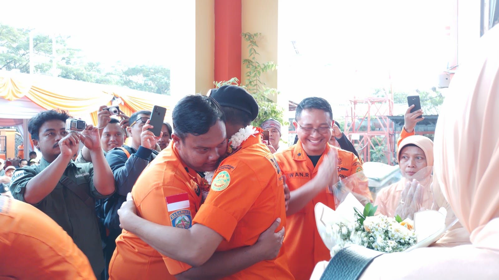 Kepala Kantor SAR Bandung Ganti Kepemimpinan, Suasana Haru Terasa dari Pasukan Oren 