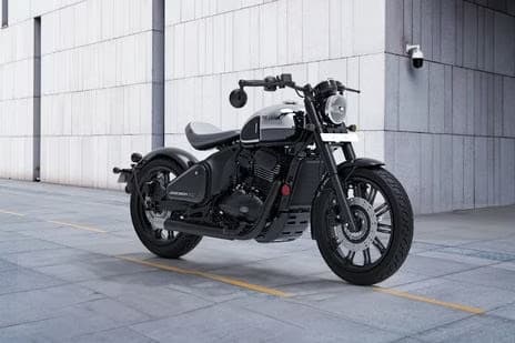 Primadona Baru Jalanan! Jawa 42 Bobber Black Mirror Punya Performa Dahsyat dan Desain Menawan, Harga Murah?