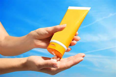 10 Rekomendasi Sunscreen Waterproof yang Tahan Keringat