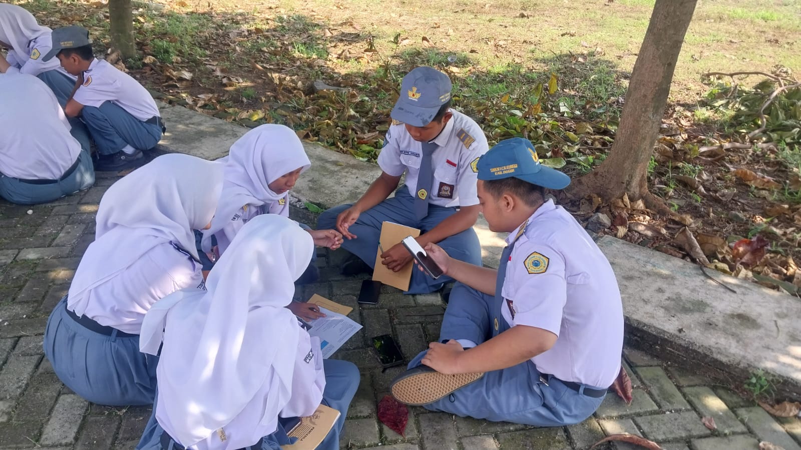 Usai Atap Bangunan Runtuh, Guru SMKN 1 Cileungsi Ungkap Metode KBM yang Buat Siswa Nyaman