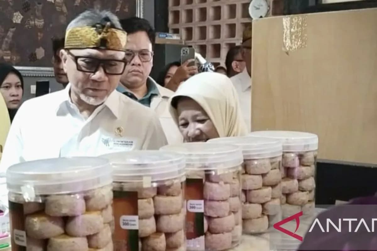 Berbagai Jenis Produk UMKM Purwakarta di Galeri Menong Diborong Mendag Zulhas