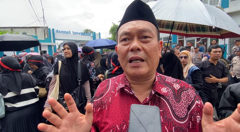 Cerita Kepala Sekolah SD di Ciawi yang Sempat Dipecat: Guru Menangis hingga Aksi Damai