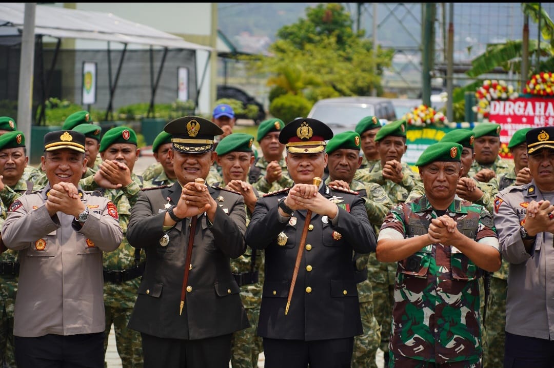 Umroh untuk Pengabdi Terlama: Hadiah HUT TNI dari Kapolresta Bandung